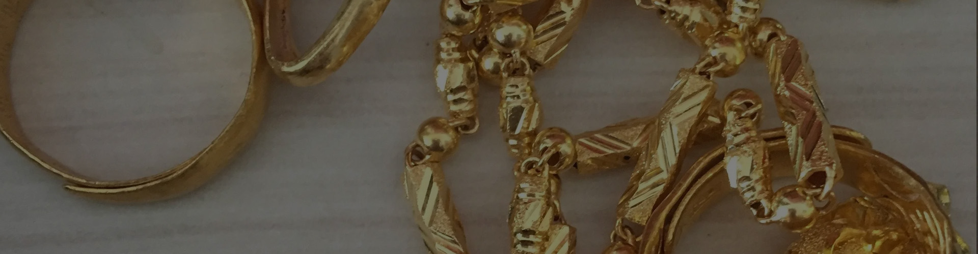 經驗豐富，擁有兩萬個小時的廢料回收經驗